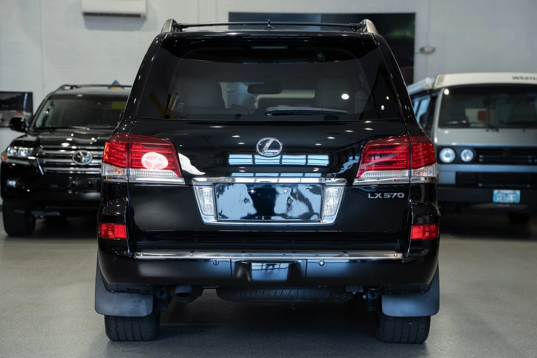 2015 Lexus LX 3rd Gen - Image 25 of 31