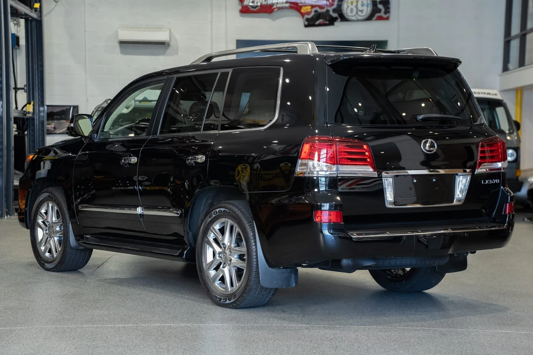 2015 Lexus LX 3rd Gen - Image 26 of 31