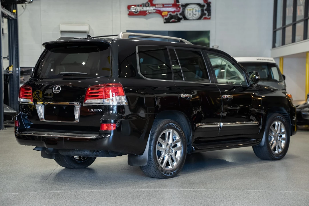 2015 Lexus LX 3rd Gen - Image 24 of 31