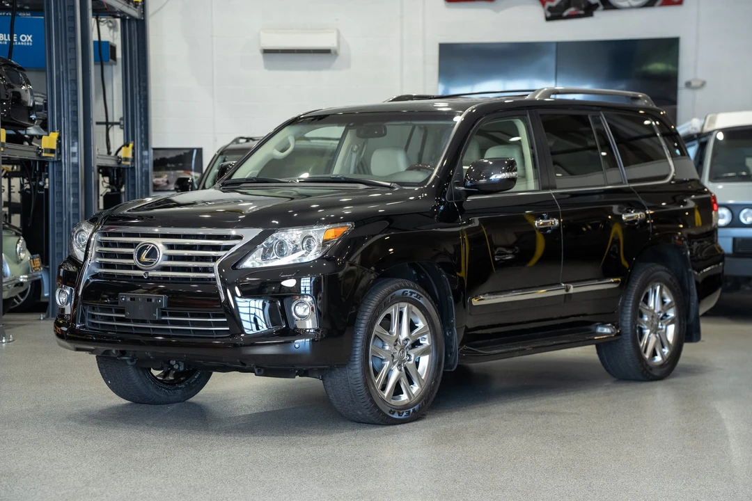 2015 Lexus LX 3rd Gen - Image 20 of 31