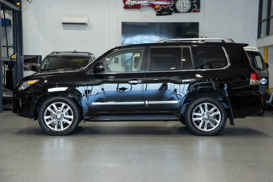 2015 Lexus LX 3rd Gen - Image 27 of 31