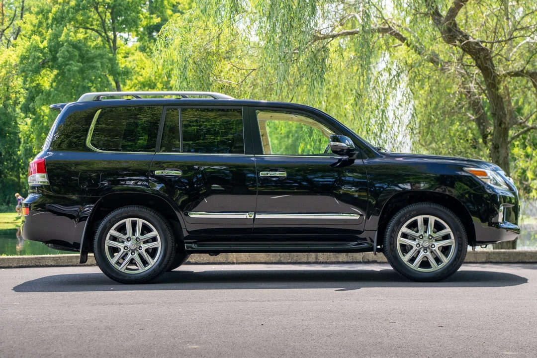 2015 Lexus LX 3rd Gen - Image 10 of 31