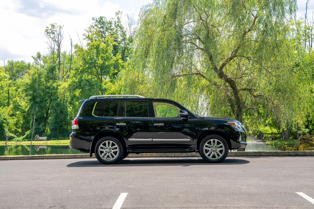 2015 Lexus LX 3rd Gen - Image 11 of 31