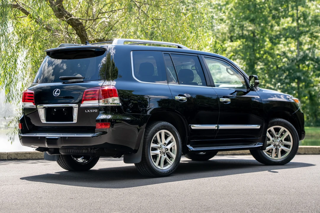 2015 Lexus LX 3rd Gen - Image 12 of 31
