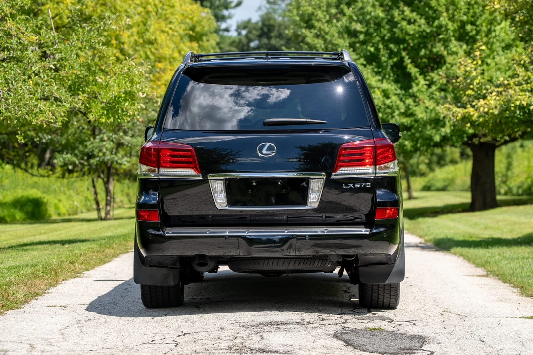 2015 Lexus LX 3rd Gen - Image 17 of 31