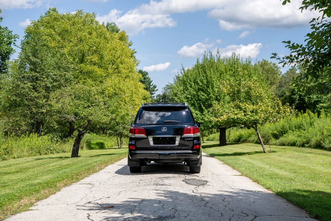 2015 Lexus LX 3rd Gen - Image 16 of 31