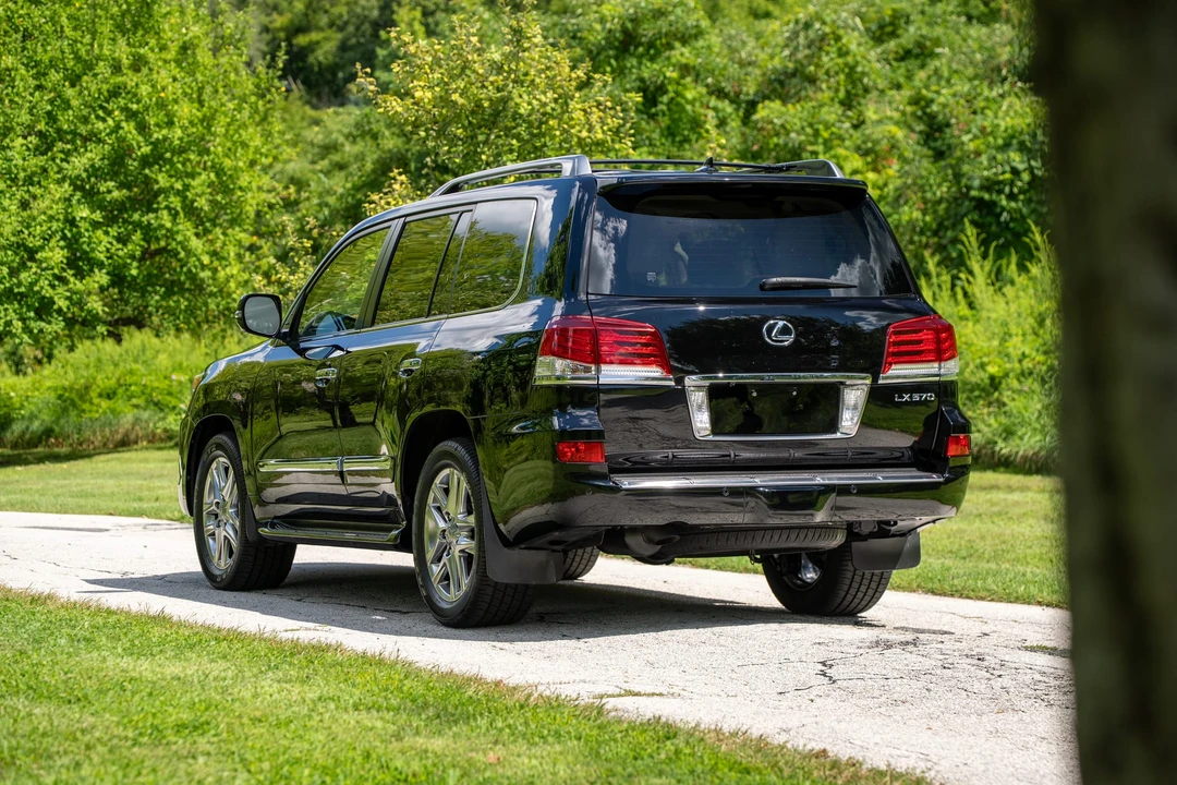 2015 Lexus LX 3rd Gen - Image 18 of 31