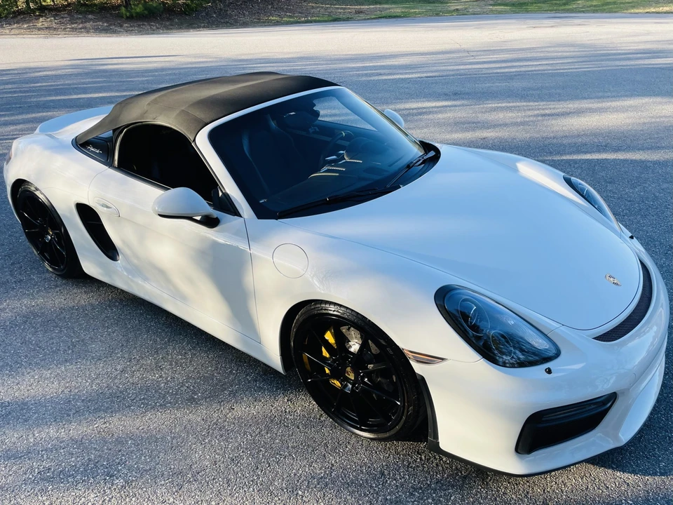 2016 Porsche 981 Boxster Spyder - Image 23 of 31