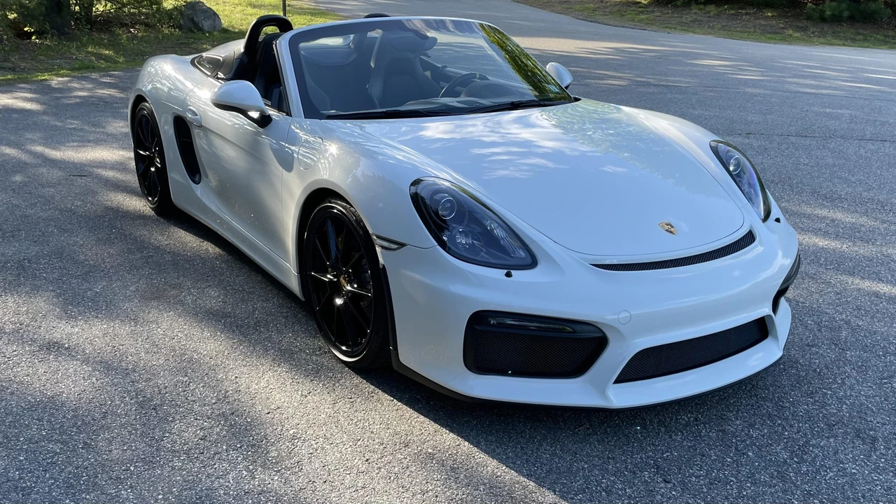 2016 Porsche 981 Boxster Spyder - Image 7 of 31