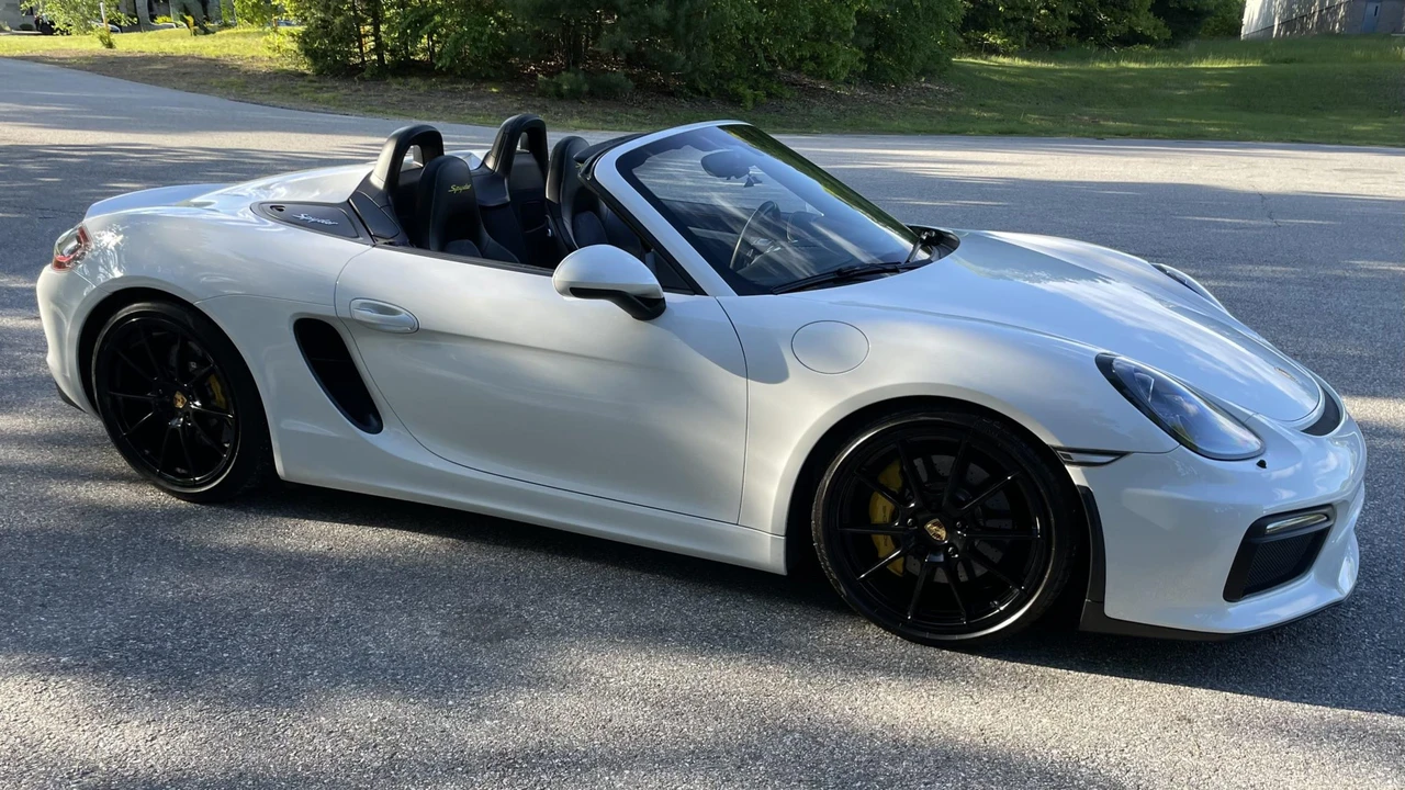 2016 Porsche 981 Boxster Spyder - Image 8 of 31