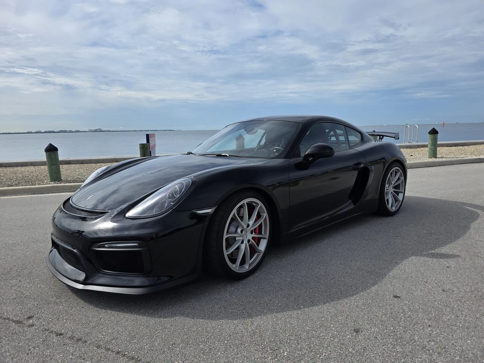 2016 Porsche 981 Cayman GT4 - Image 2 of 31