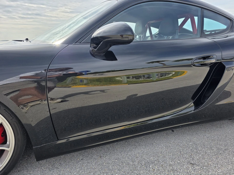 2016 Porsche 981 Cayman GT4 - Image 25 of 31
