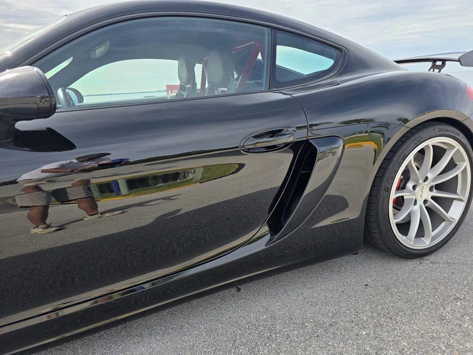 2016 Porsche 981 Cayman GT4 - Image 28 of 31