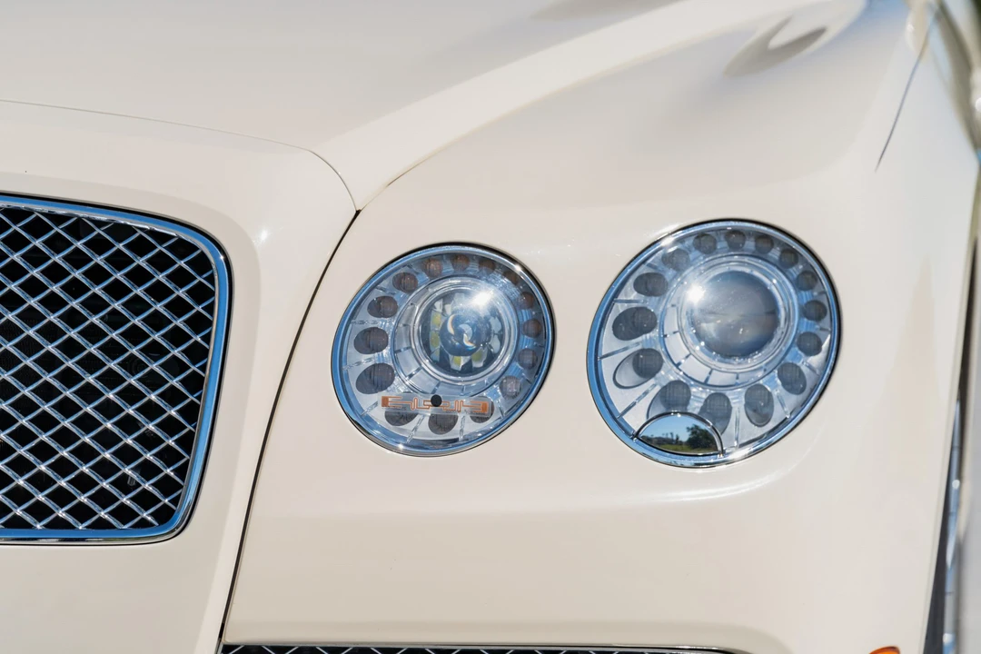 2017 Bentley Continental Flying Spur - Image 14 of 31