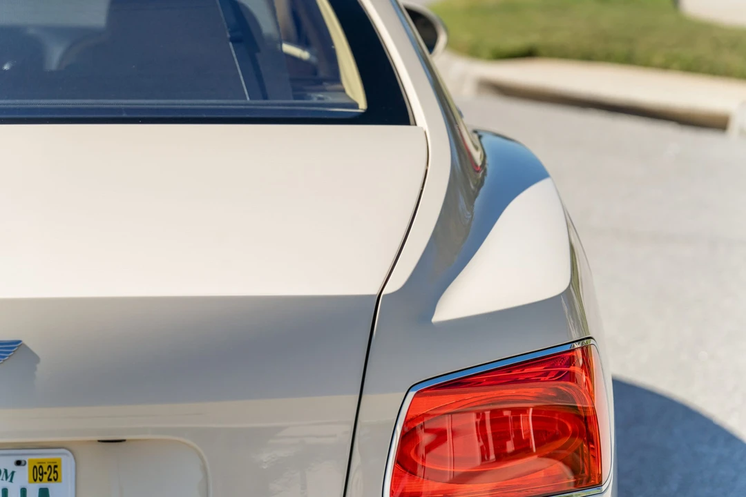 2017 Bentley Continental Flying Spur - Image 28 of 31