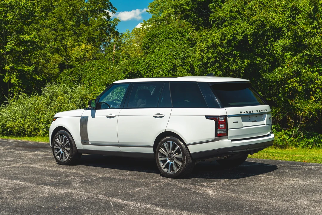 2017 Land Rover Range Rover L405 - Image 12 of 31