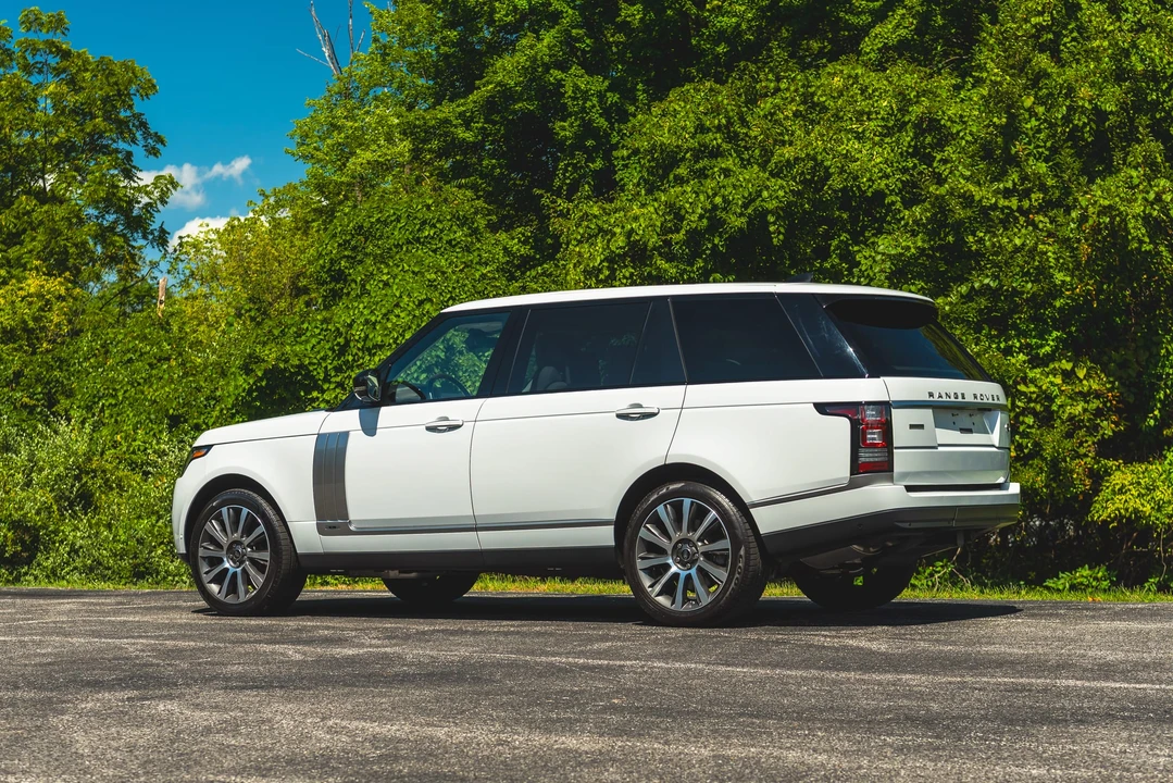 2017 Land Rover Range Rover L405 - Image 10 of 31