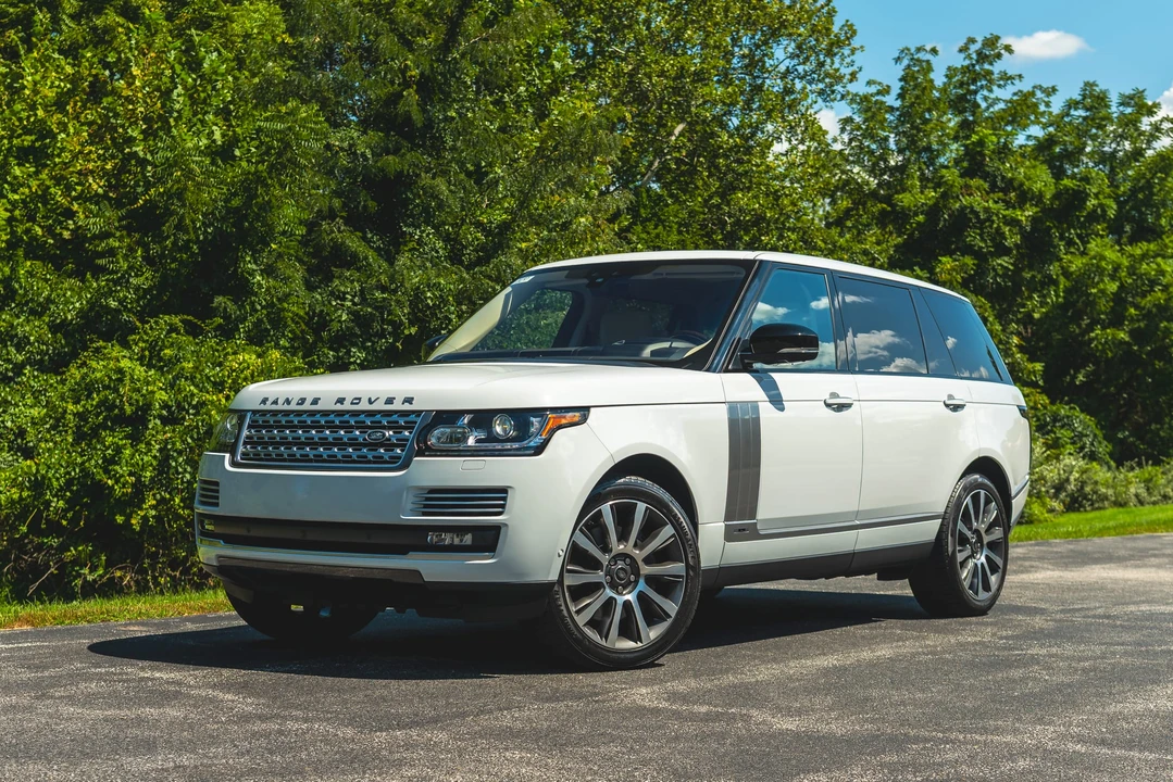 2017 Land Rover Range Rover L405 - Image 2 of 31