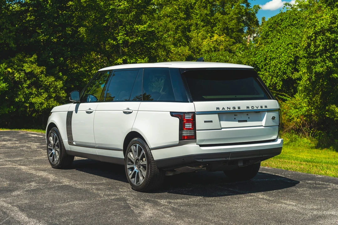 2017 Land Rover Range Rover L405 - Image 16 of 31