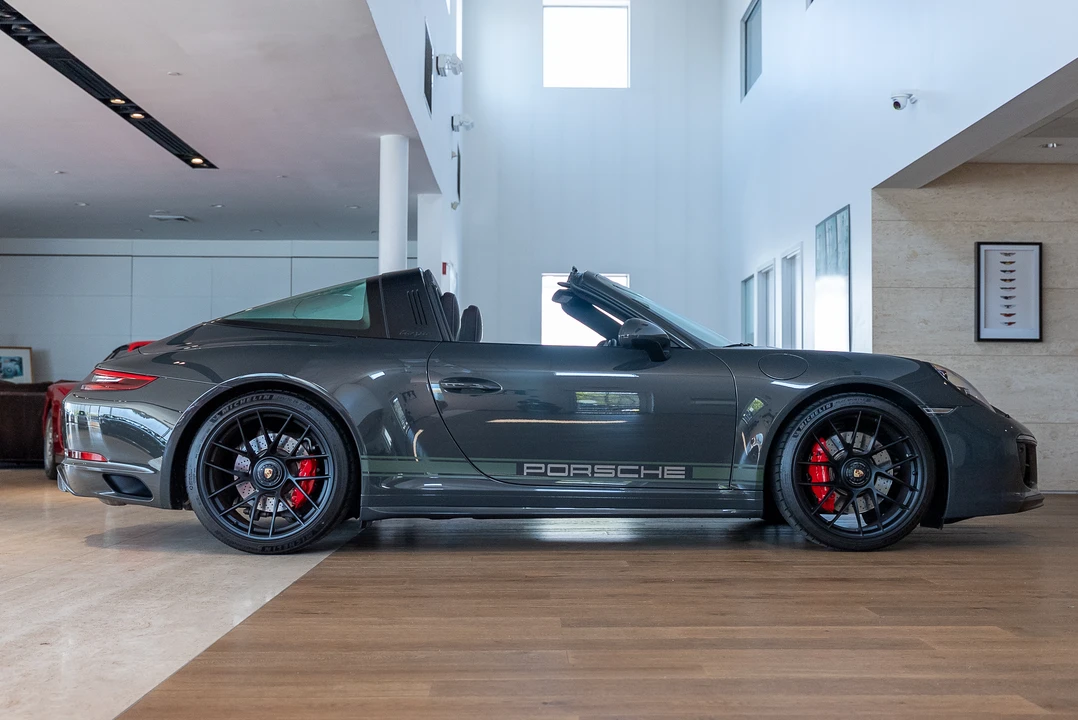 2018 Porsche 991 Targa 4 GTS - Image 26 of 31