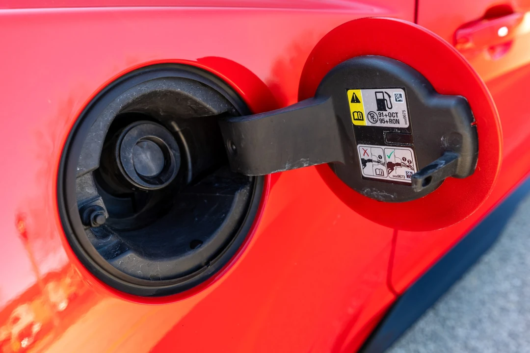 2019 Chevrolet Camaro ZL1 6th Gen - Image 26 of 31
