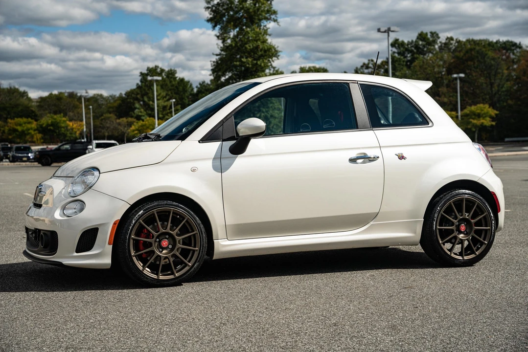 2019 Fiat Abarth 500 - Image 2 of 31