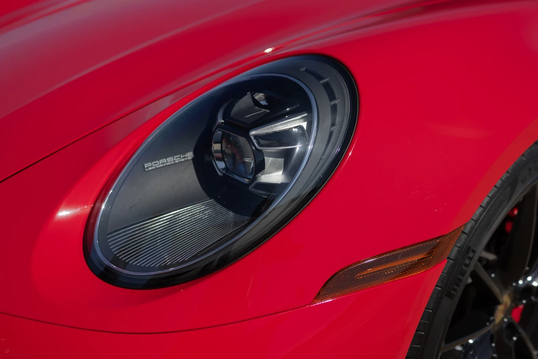 2020 Porsche 992 Carrera 4S - Image 20 of 31