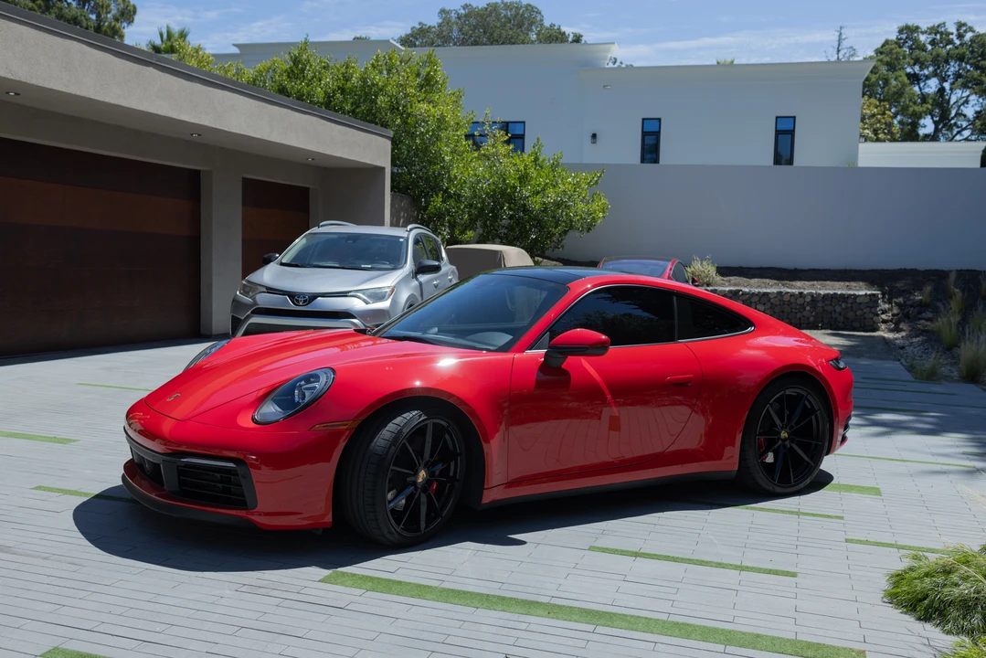2020 Porsche 992 Carrera 4S - Image 15 of 31
