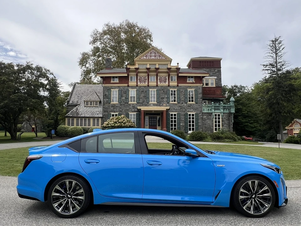 2022 Cadillac CT5-V Blackwing - Image 11 of 31