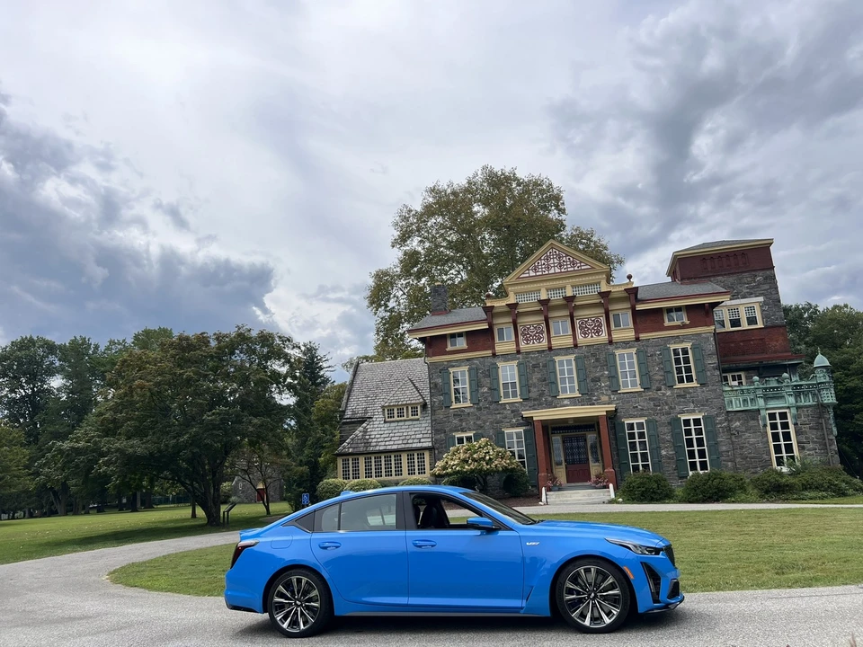 2022 Cadillac CT5-V Blackwing - Image 10 of 31