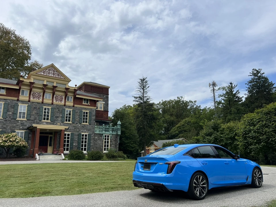 2022 Cadillac CT5-V Blackwing - Image 16 of 31