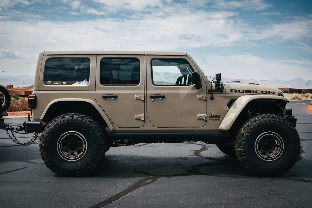 2022 Jeep JL Wrangler - Image 5 of 31