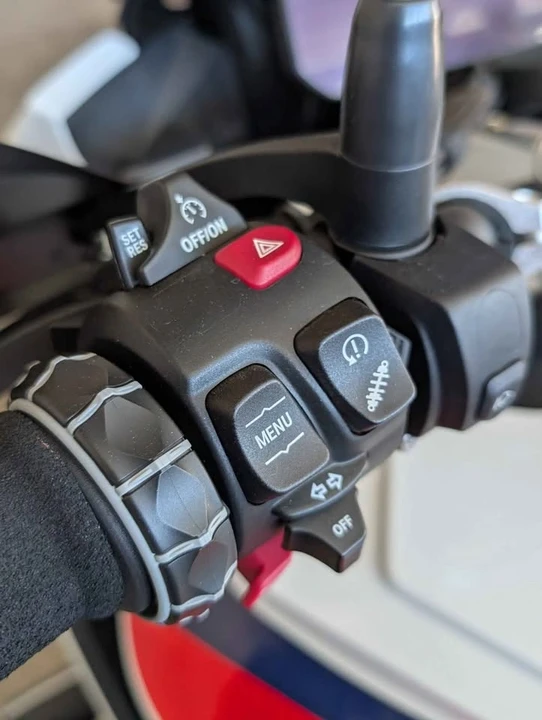 2022 BMW S1000 - Image 2 of 9
