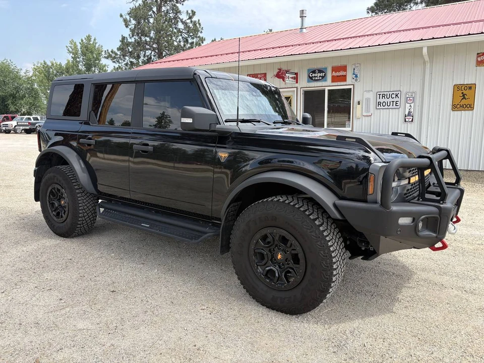 2022 Ford Bronco 6th Gen - Image 3 of 15