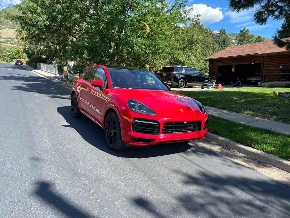 2022 Porsche 9Y0/9Y3 Cayenne GTS - Image 11 of 16