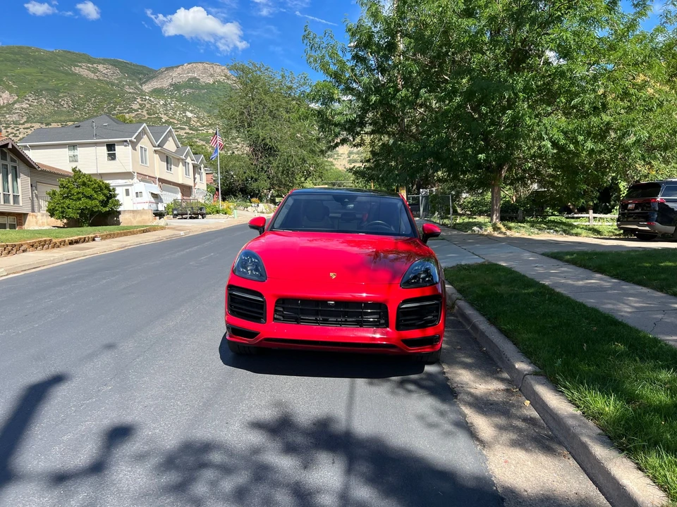 2022 Porsche 9Y0/9Y3 Cayenne GTS - Image 10 of 16