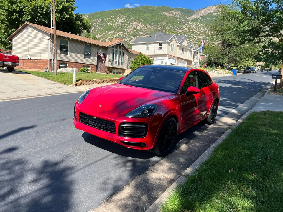 2022 Porsche 9Y0/9Y3 Cayenne GTS - Image 9 of 16
