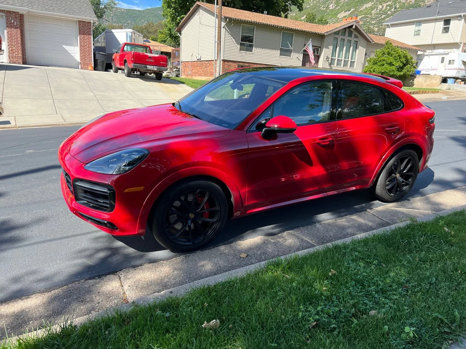 2022 Porsche 9Y0/9Y3 Cayenne GTS - Image 8 of 16