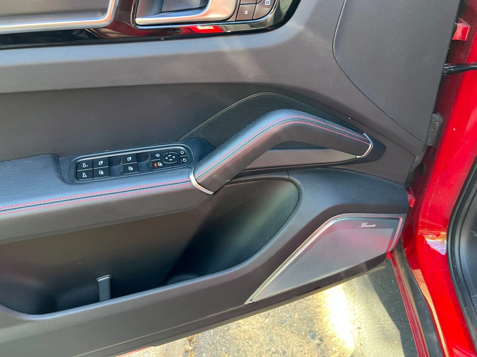 2022 Porsche 9Y0/9Y3 Cayenne GTS - Image 14 of 16
