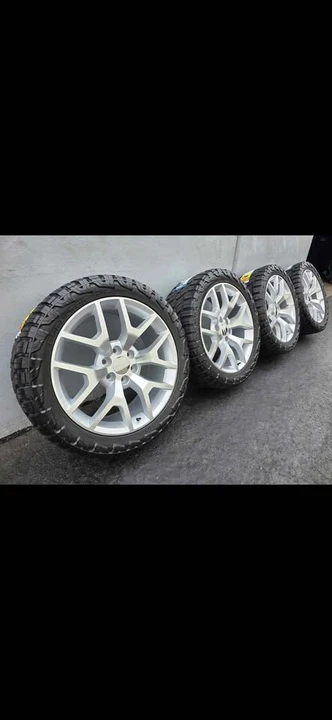 Parts & Memorabilia Other Wheels - Image 3 of 10