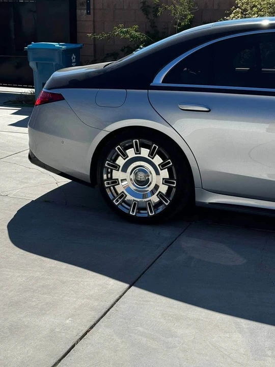 Maybach - Image 2 of 2