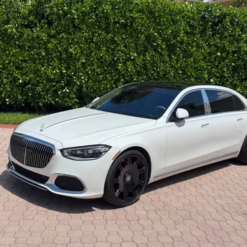 Maybach 22" Forged Vossen Wheels with Continental Tires