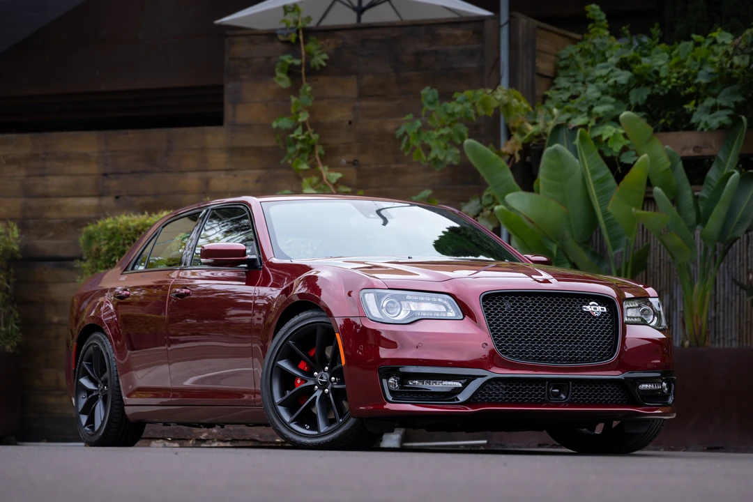 2023 Chrysler 300 (2005-2023) - Image 7 of 31