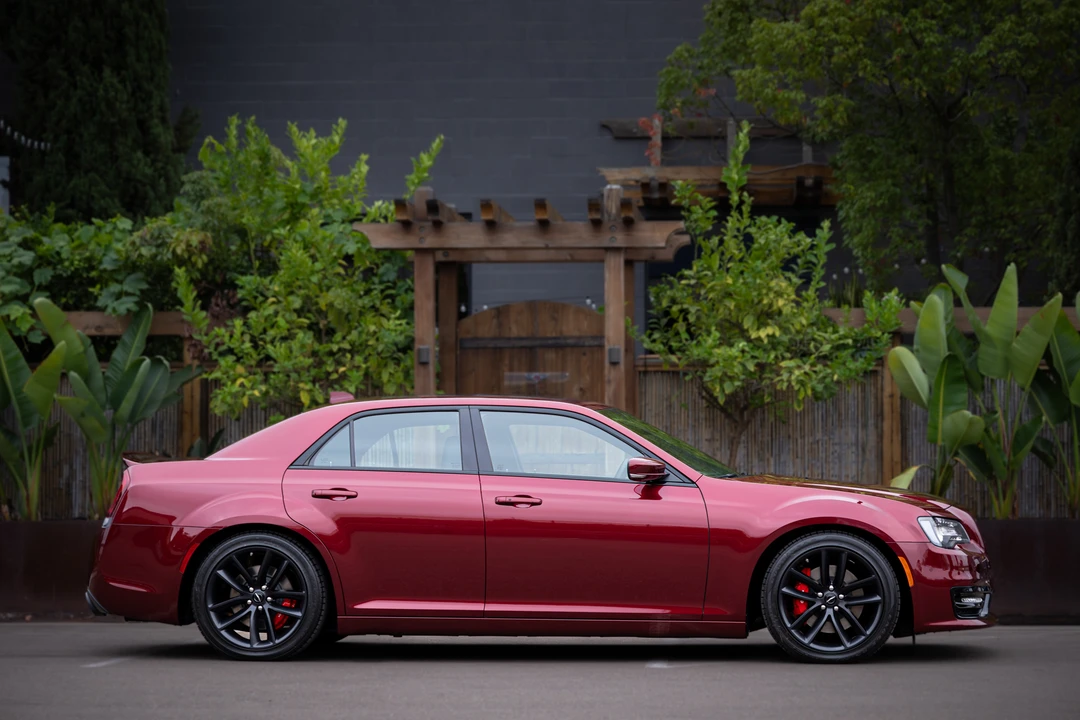 2023 Chrysler 300 (2005-2023) - Image 11 of 31