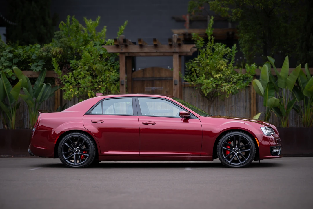 2023 Chrysler 300 (2005-2023) - Image 10 of 31