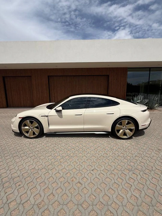 2022 Porsche Taycan - Image 4 of 9
