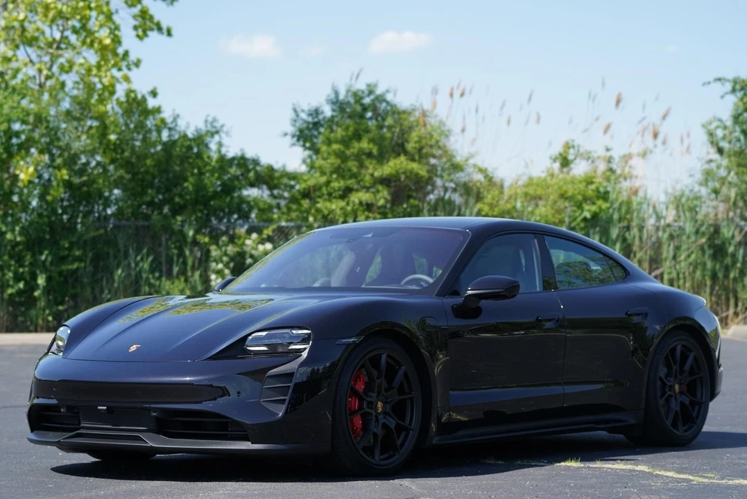 2022 Porsche Taycan GTS - Image 3 of 7