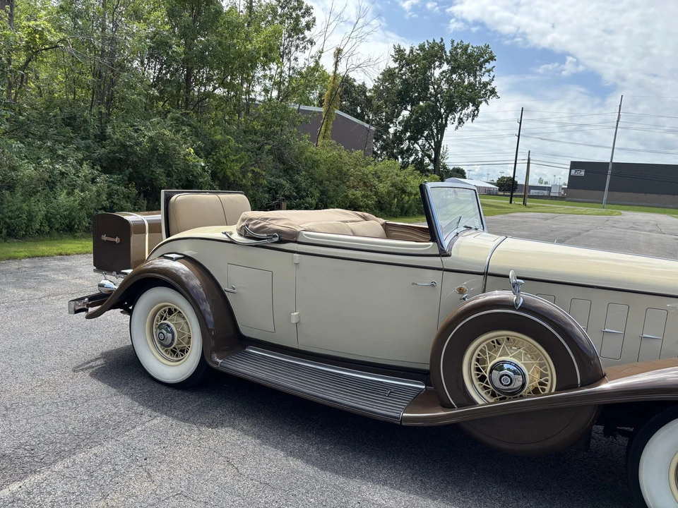 1932 Cadillac V-12 - Image 25 of 31
