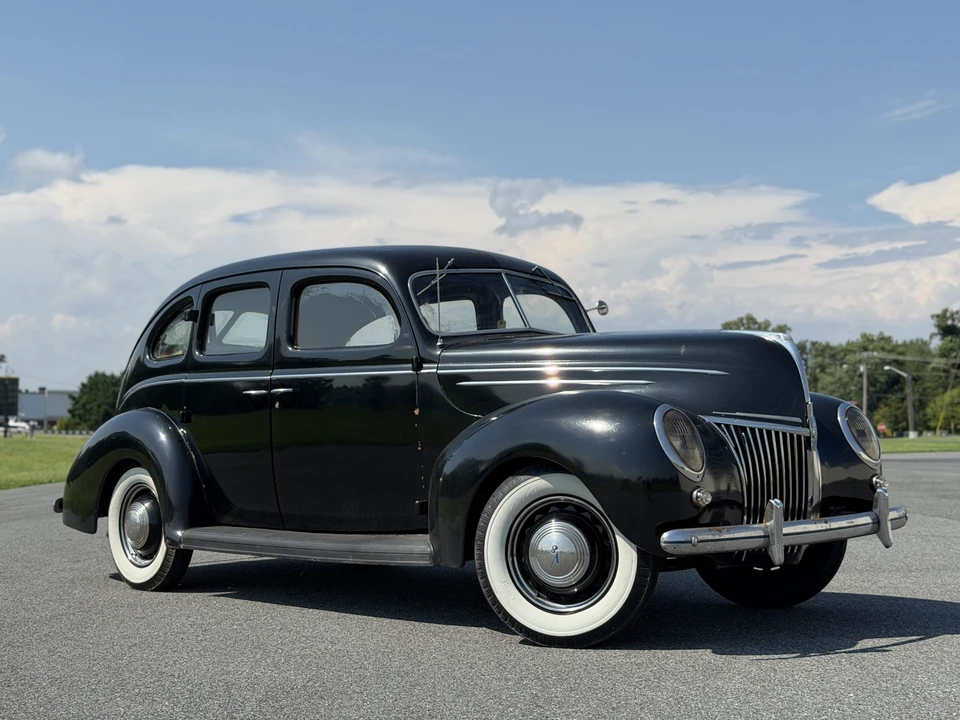 1939 Ford Standard & Deluxe & Super Deluxe - Image 3 of 31