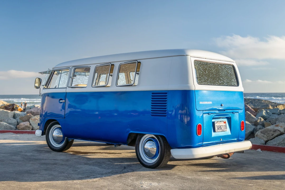 1964 Volkswagen Split-Window Bus - Image 4 of 31